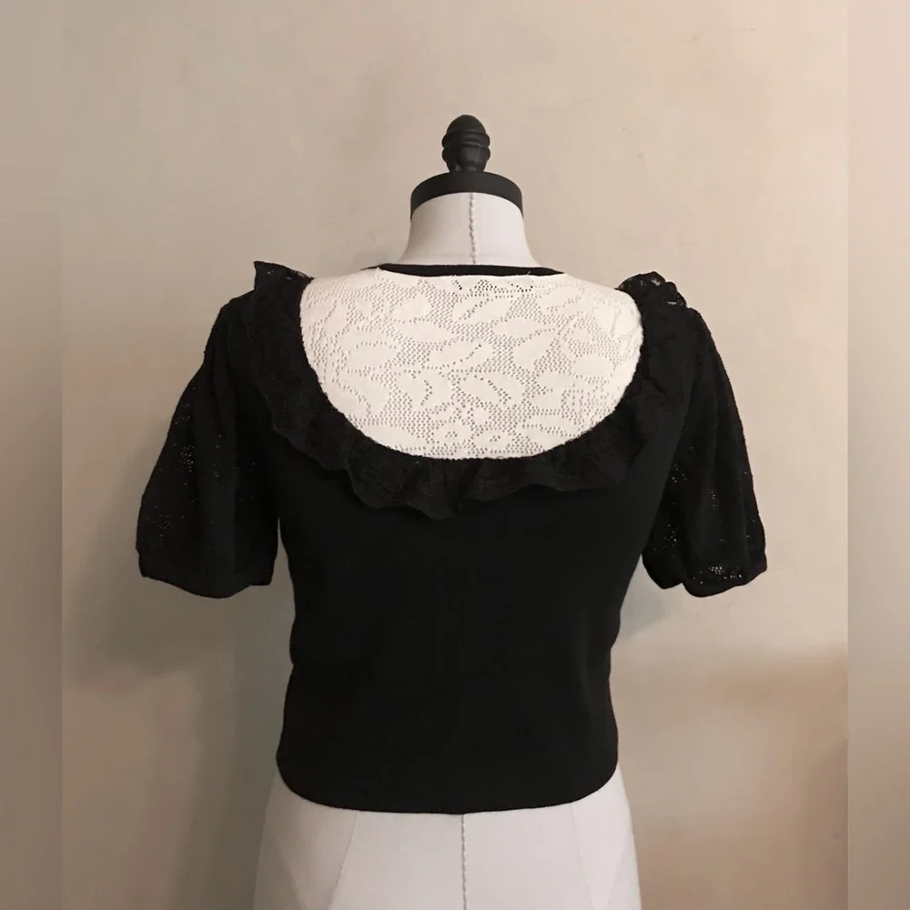 Zara Black and White Knit Top